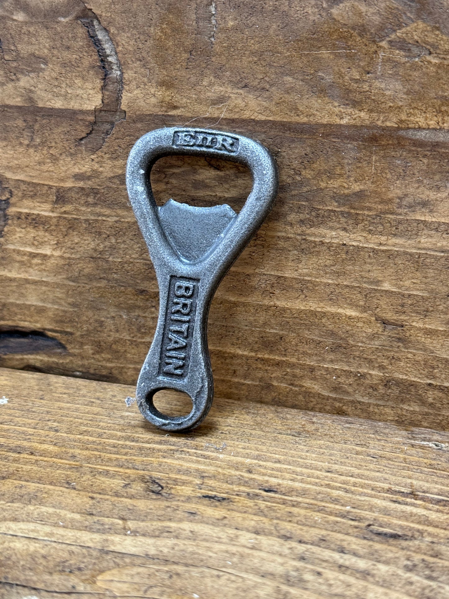 GREAT BRITAIN \ Cast Iron Handheld Bottle Opener \ Vintage Style Home Bar