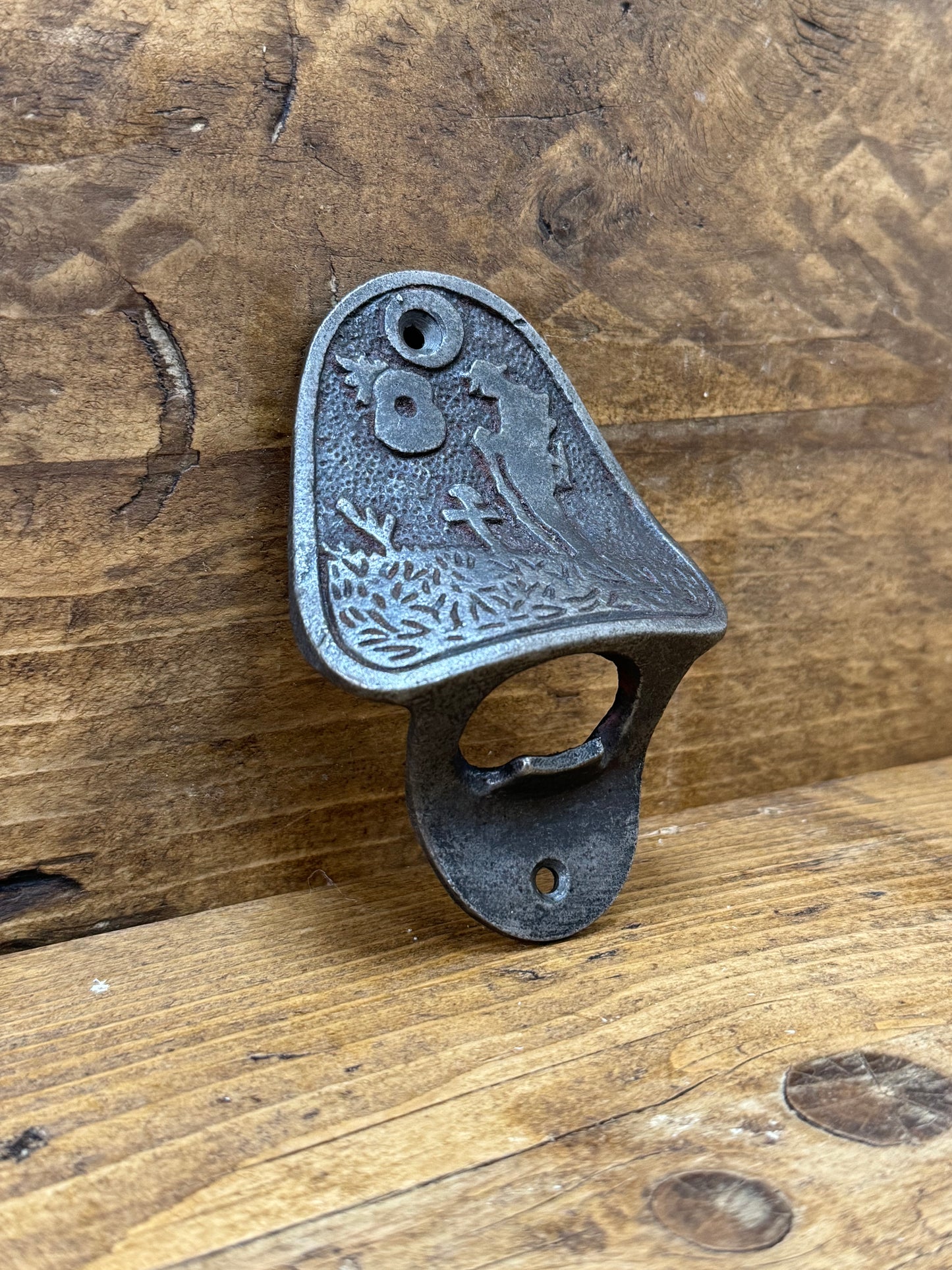 LEST WE FORGET \ Cast Iron Wall Mounted Bottle Opener \ Vintage Style Home Bar Remembrance Day Forgotten Soldier