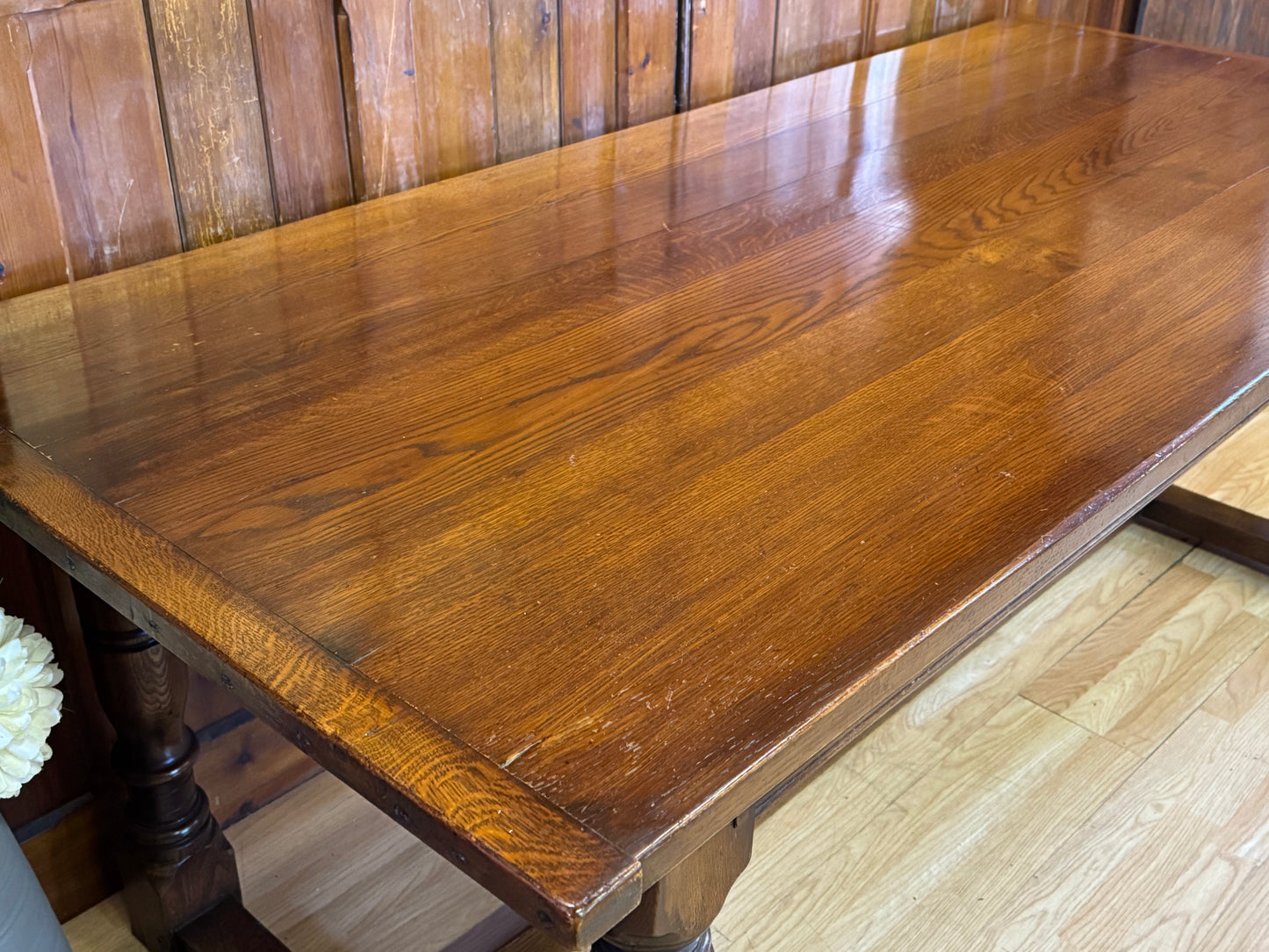 Quality Titchmarsh & Goodwin Solid Oak Refectory Table \ Farmhouse Kitchen Table