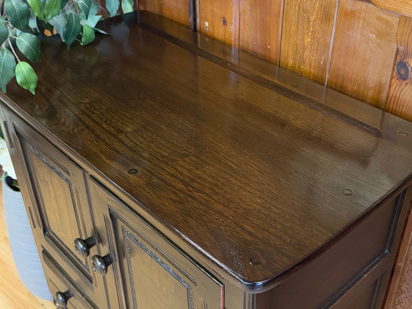 Vintage Ercol Gold Label Elm Credence Cupboard \ Small Sideboard Drinks Cabinet