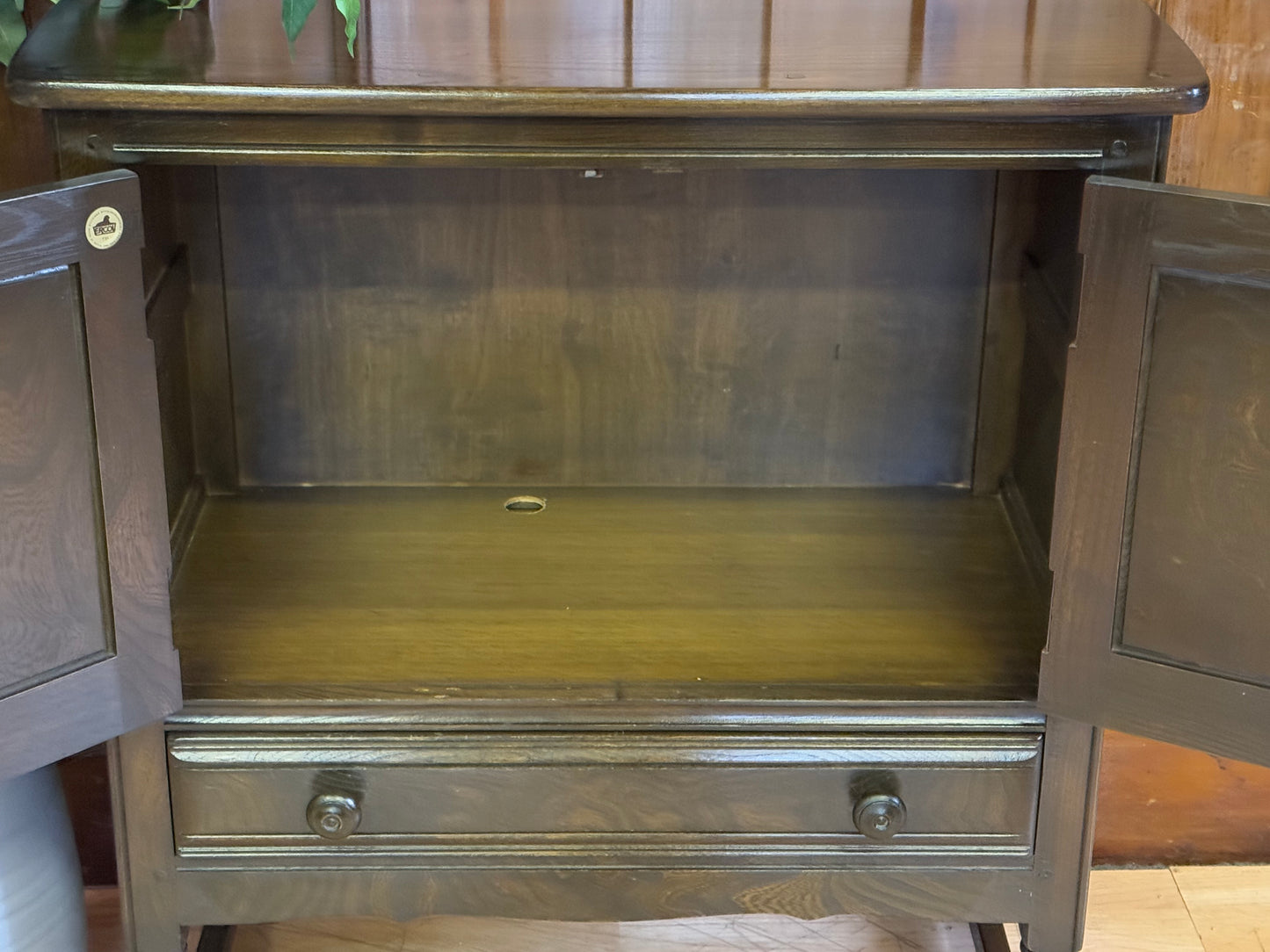 Vintage Ercol Gold Label Elm Credence Cupboard \ Small Sideboard Drinks Cabinet