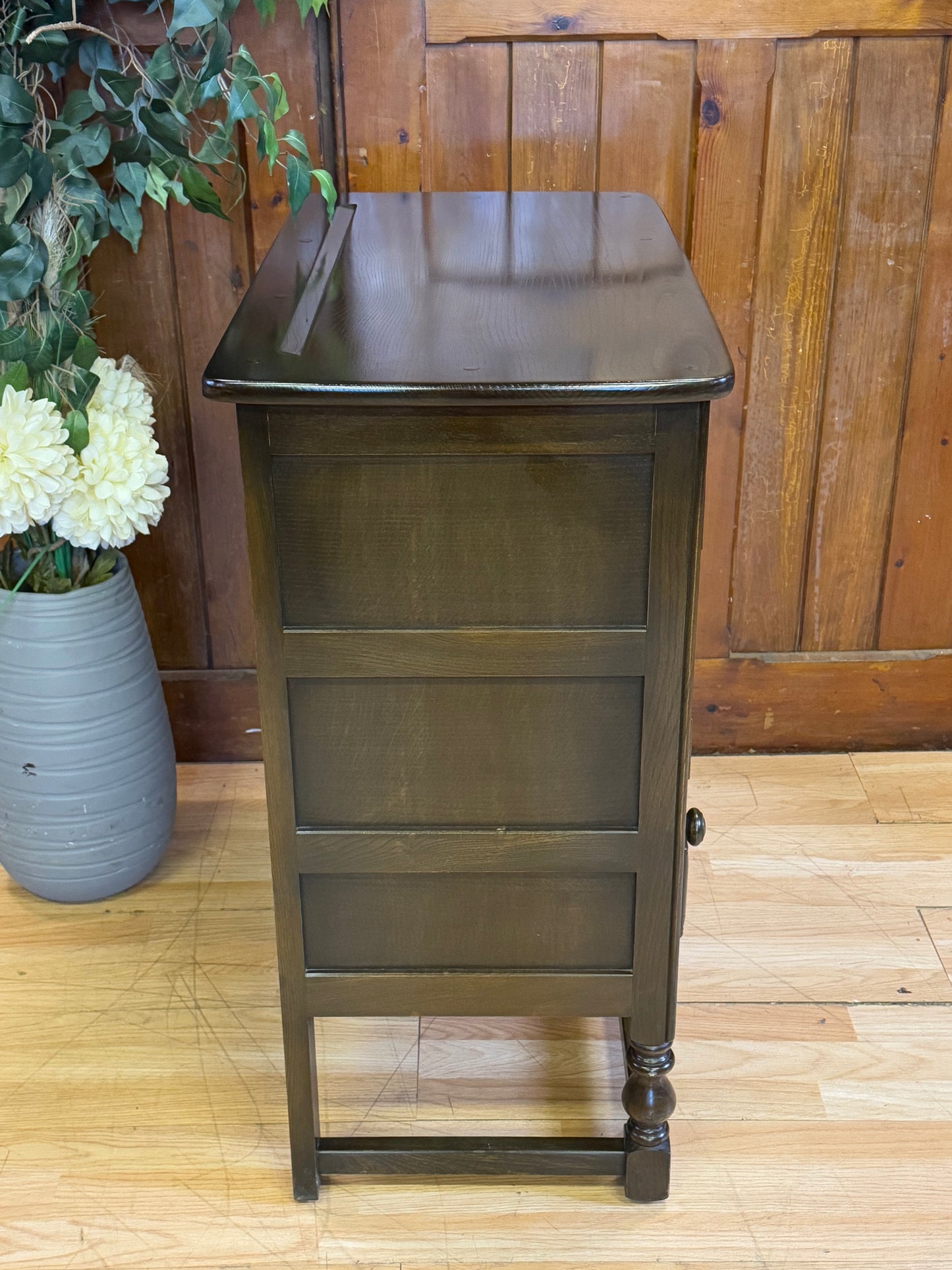 Vintage Ercol Gold Label Elm Credence Cupboard \ Small Sideboard Drinks Cabinet