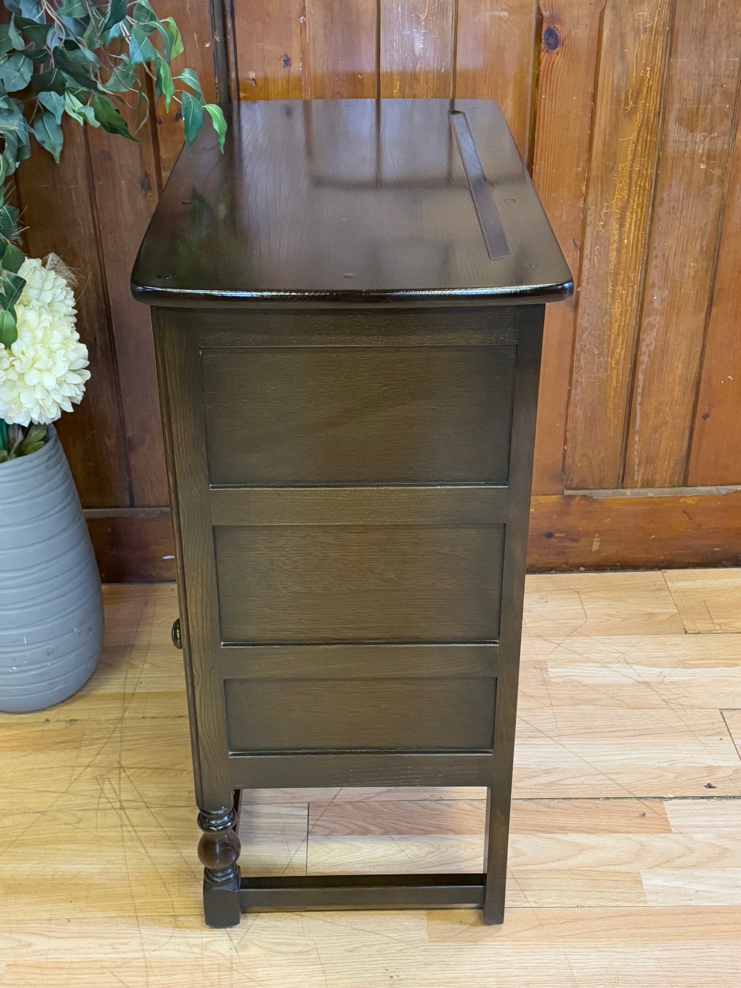 Vintage Ercol Gold Label Elm Credence Cupboard \ Small Sideboard Drinks Cabinet