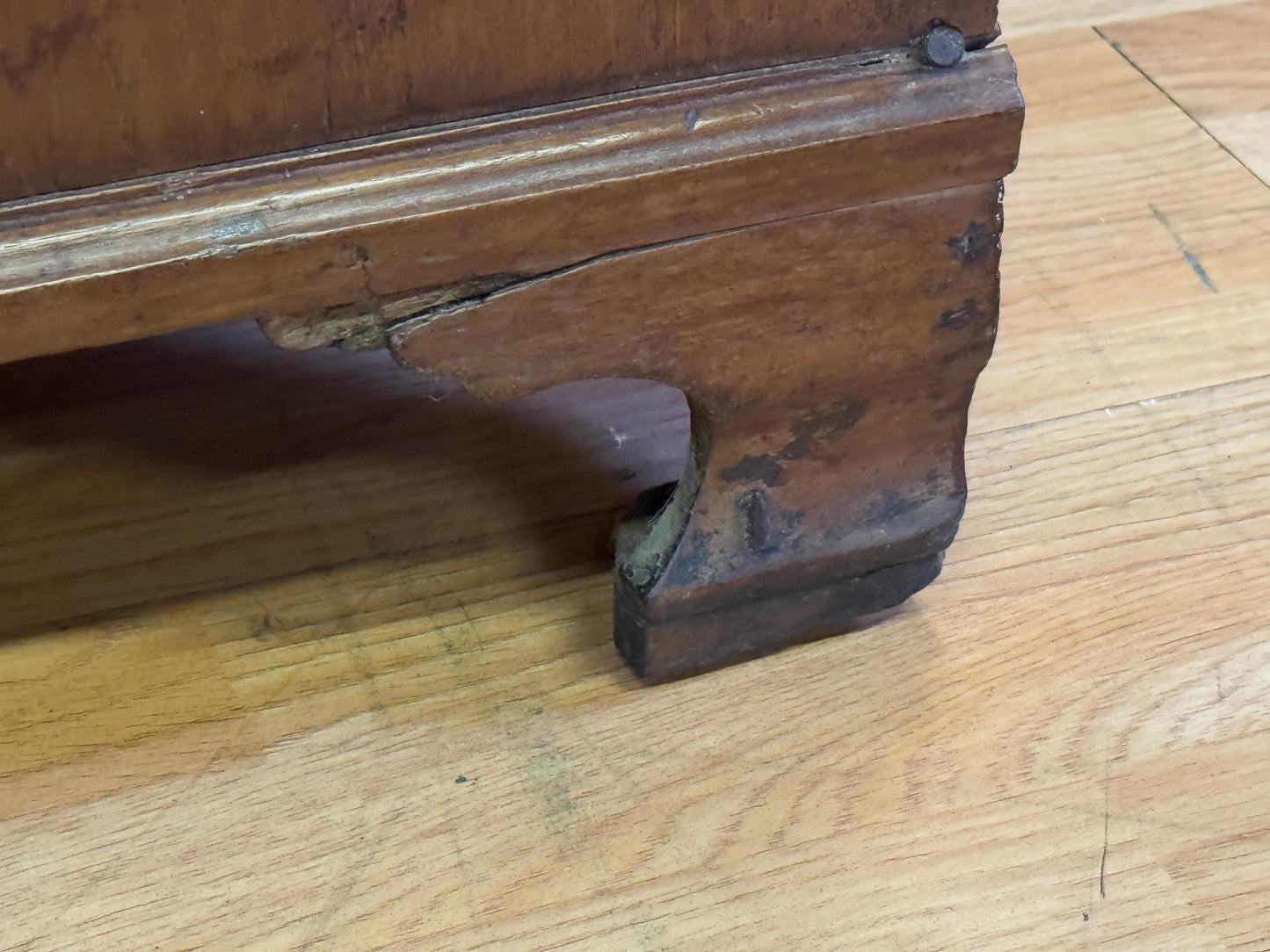 Georgian Oak Chest of Drawers \ Rustic Antique Chest of Draws \ Bedroom Storage