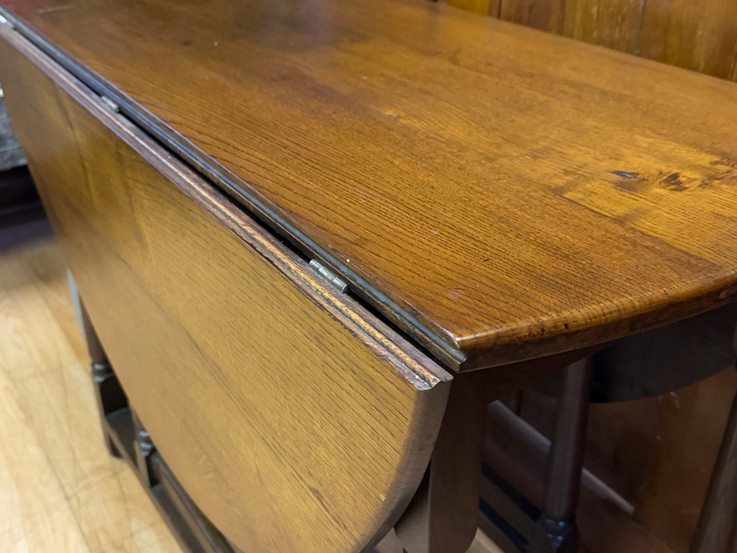 Vintage Solid Oak Drop Leaf Dining Table \ Extending Gate Leg Kitchen Table