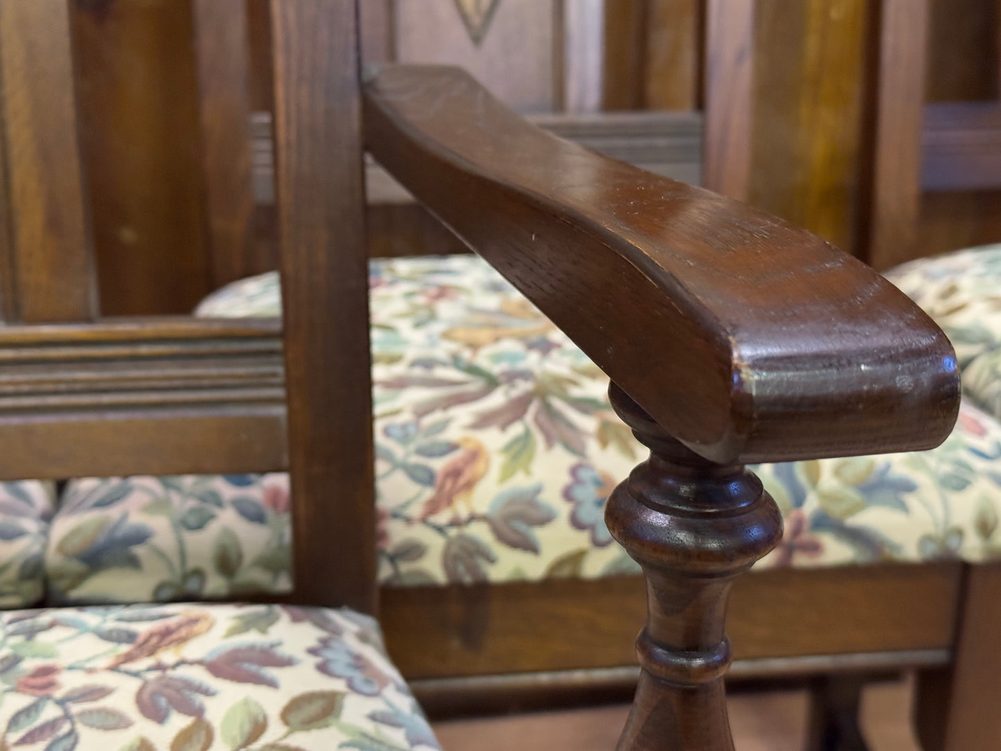 Vintage Old Charm Aldeburgh Oak Dining Chairs \ Tudor Style Kitchen Chairs