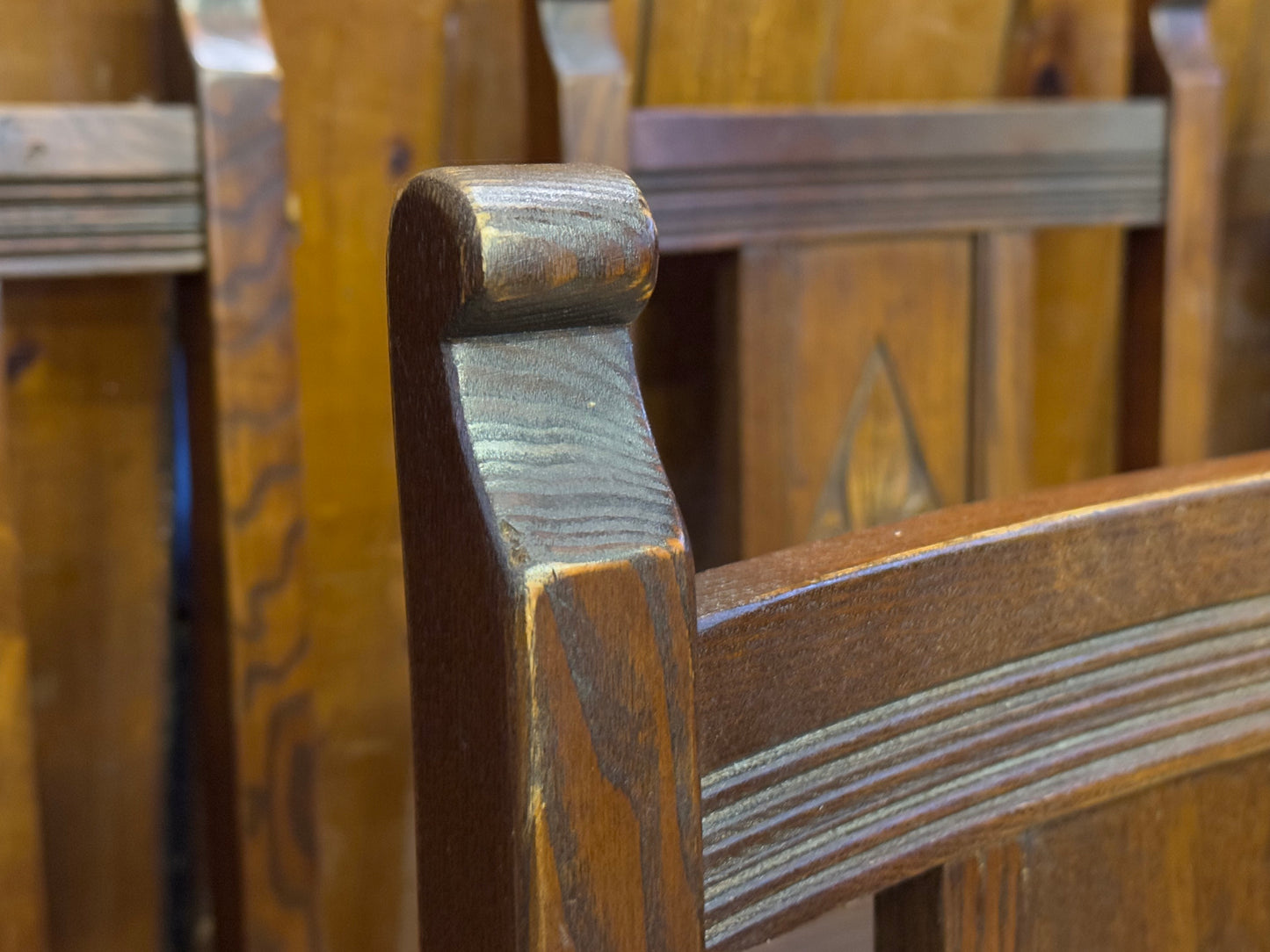 Vintage Old Charm Aldeburgh Oak Dining Chairs \ Tudor Style Kitchen Chairs