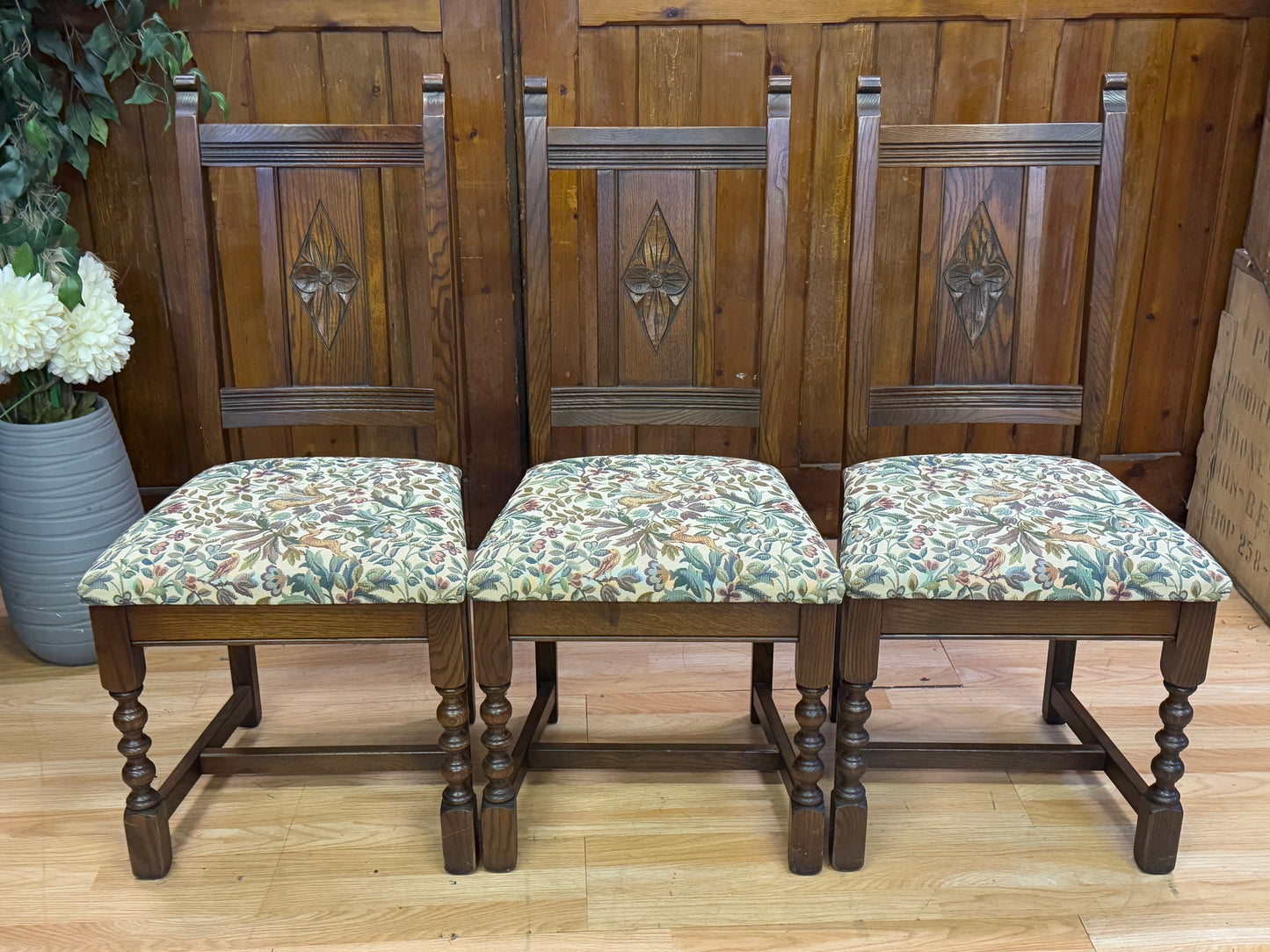 Vintage Old Charm Aldeburgh Oak Dining Chairs \ Tudor Style Kitchen Chairs