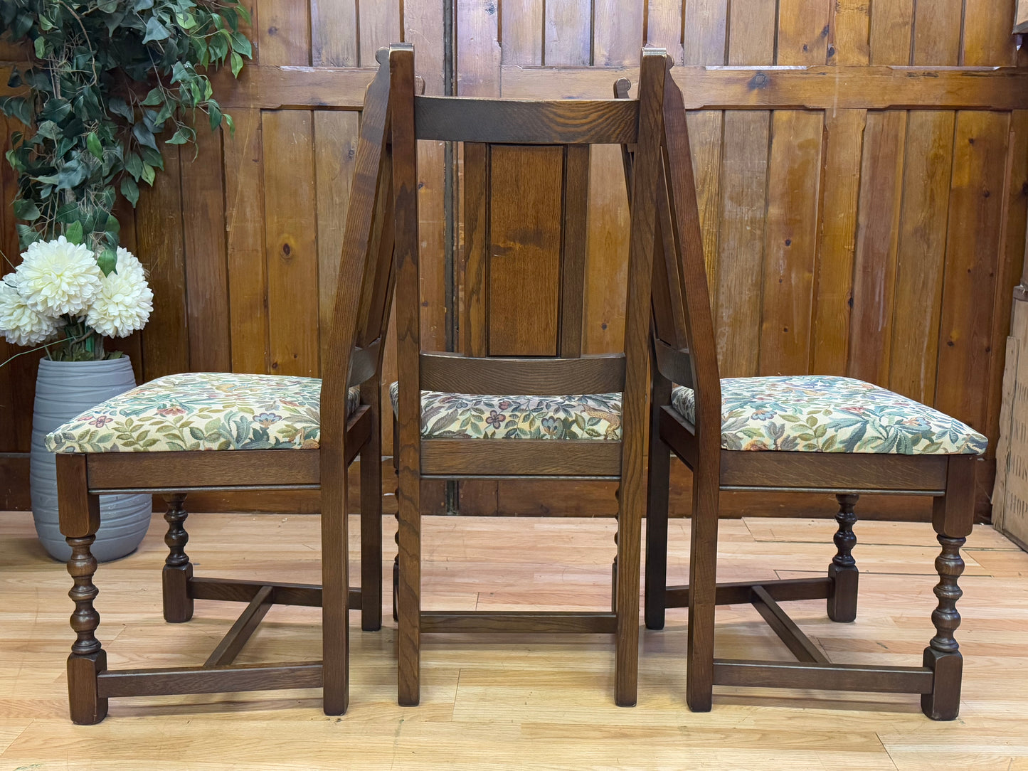 Vintage Old Charm Aldeburgh Oak Dining Chairs \ Tudor Style Kitchen Chairs