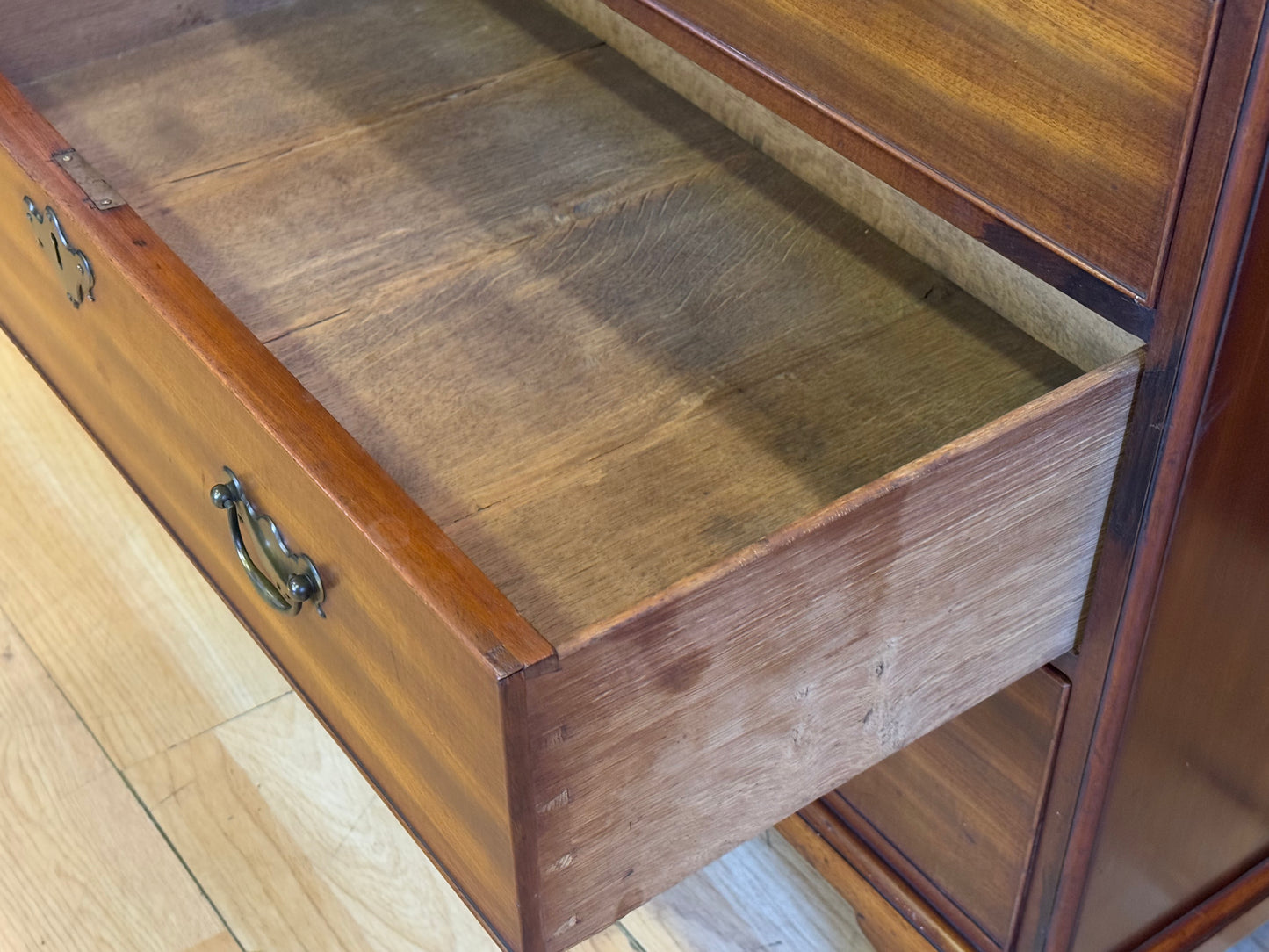 Small Georgian Mahogany Bachelors Drawers \Antique 18th Century Chest of Drawers