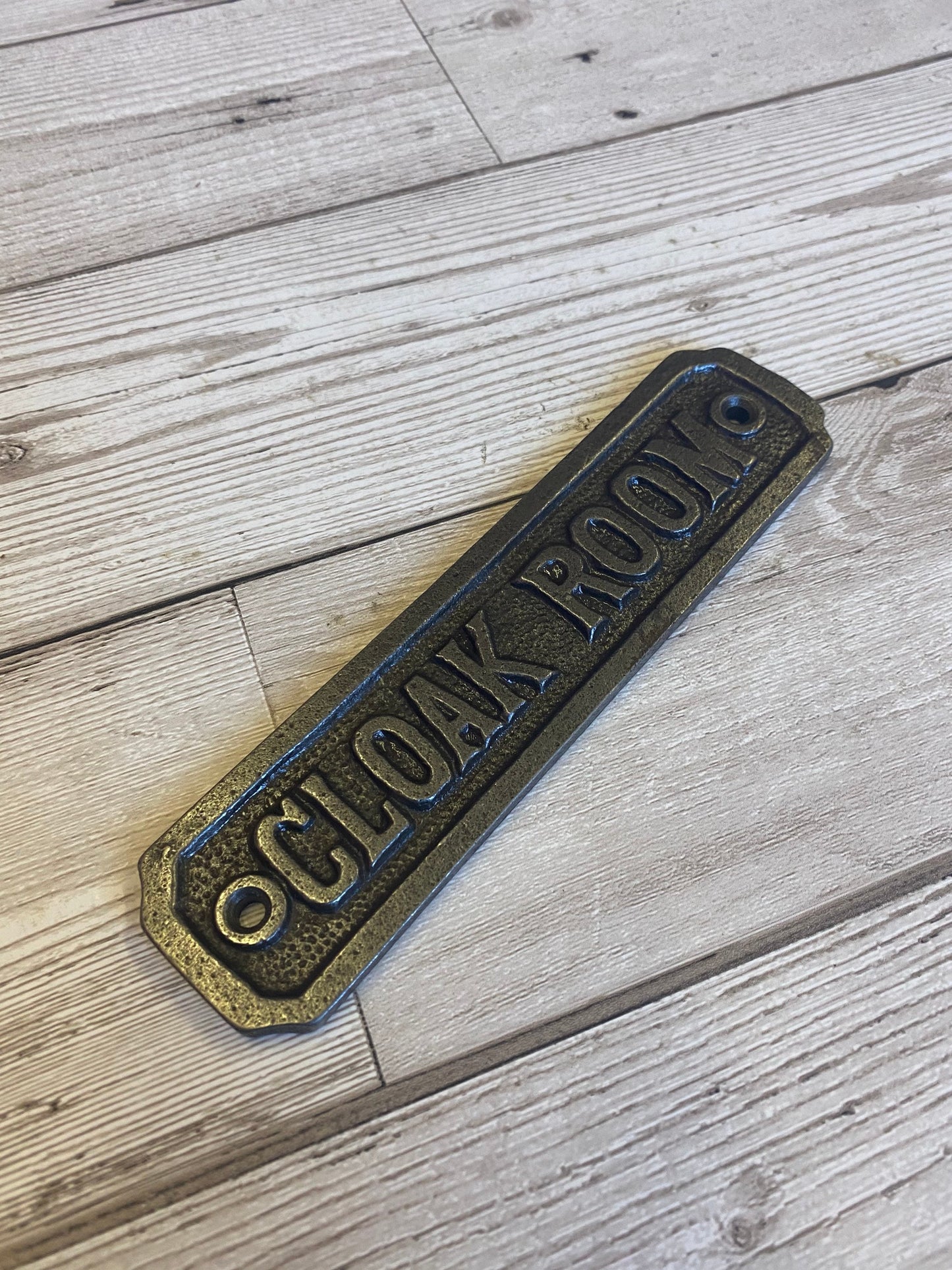 CLOAK ROOM, \\ Cast Iron Room Door Plaque \\ Wall Sign \\ vintage \\ retro \\ Industrial \\ Restaurant \\