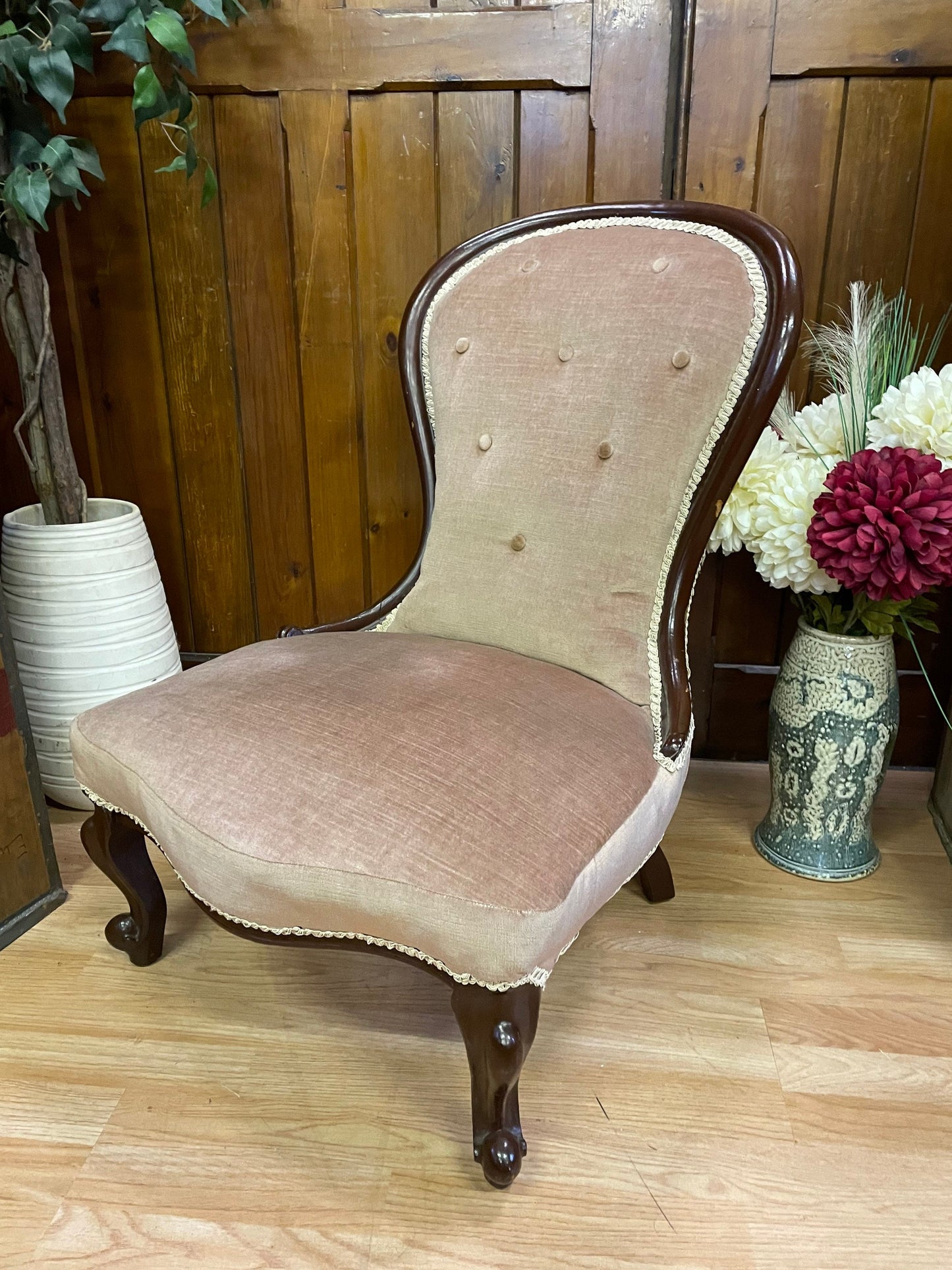 Vintage Button Back Nursing Chair \ Slipper Bedroom Chair