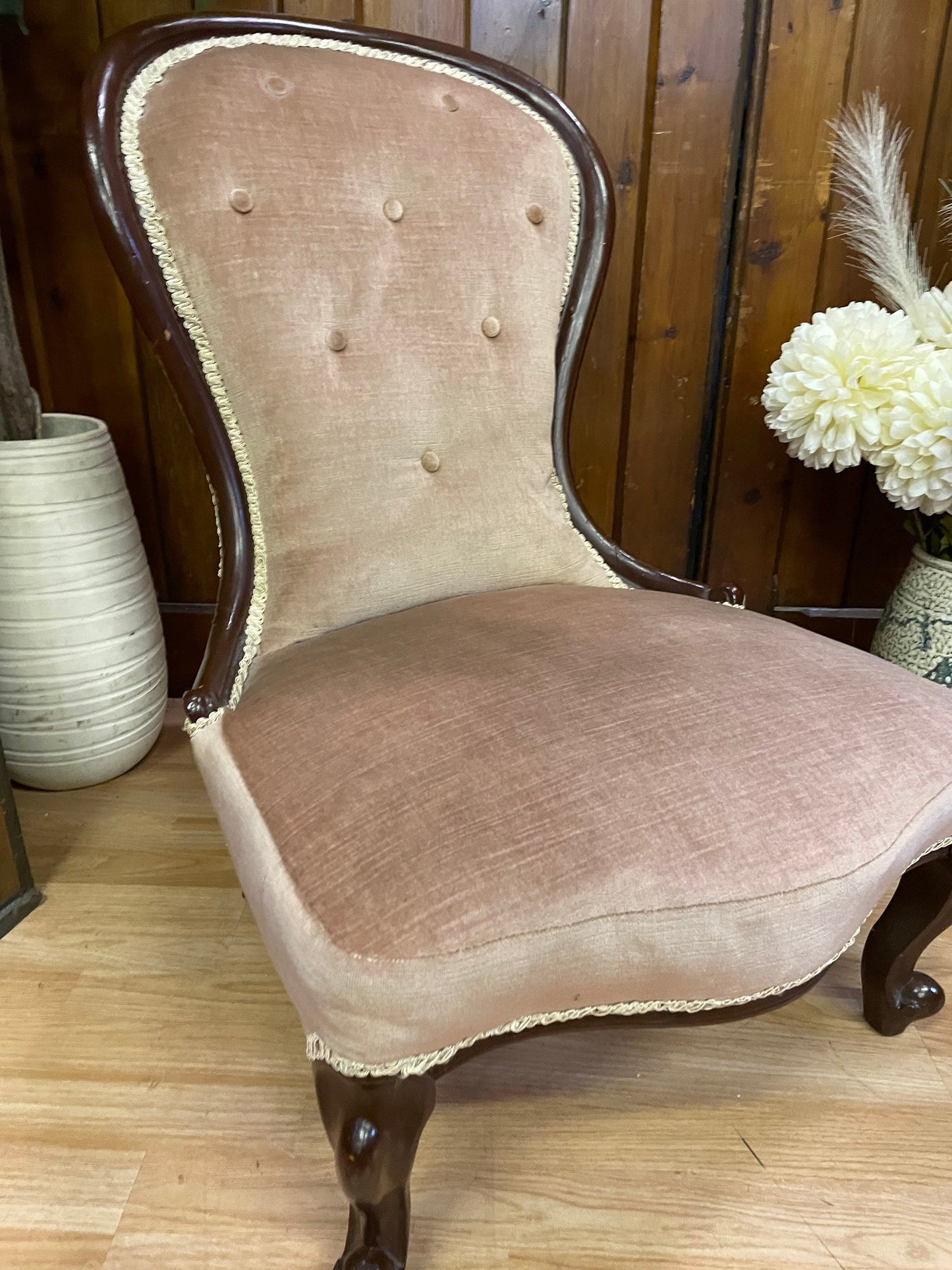 Vintage Button Back Nursing Chair \ Slipper Bedroom Chair