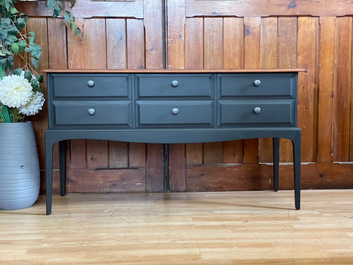 Vintage Stag Minstrel Sideboard \ Black Chest of Drawers \ Dressing Table