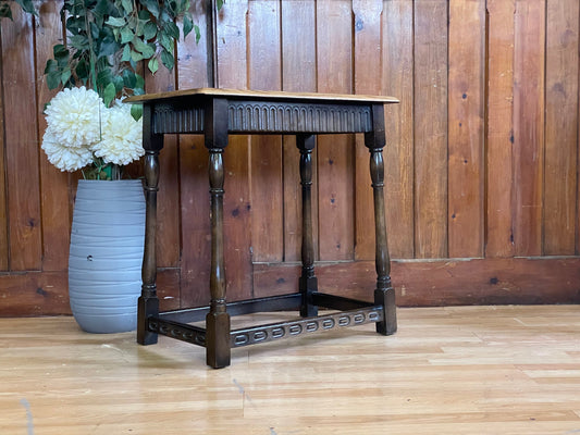 Very Pretty Solid Oak Occasional Side Table by Priory \ Entryway Hall Table