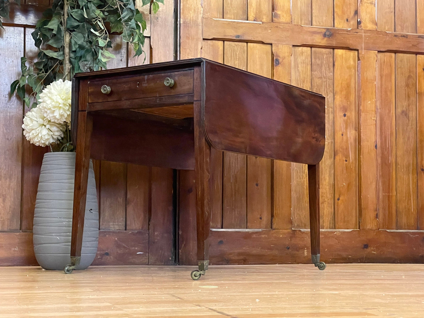 Antique Mahogany Pembroke Table \ Sideboard Tea Table \ Drop Leaf Extending Table \