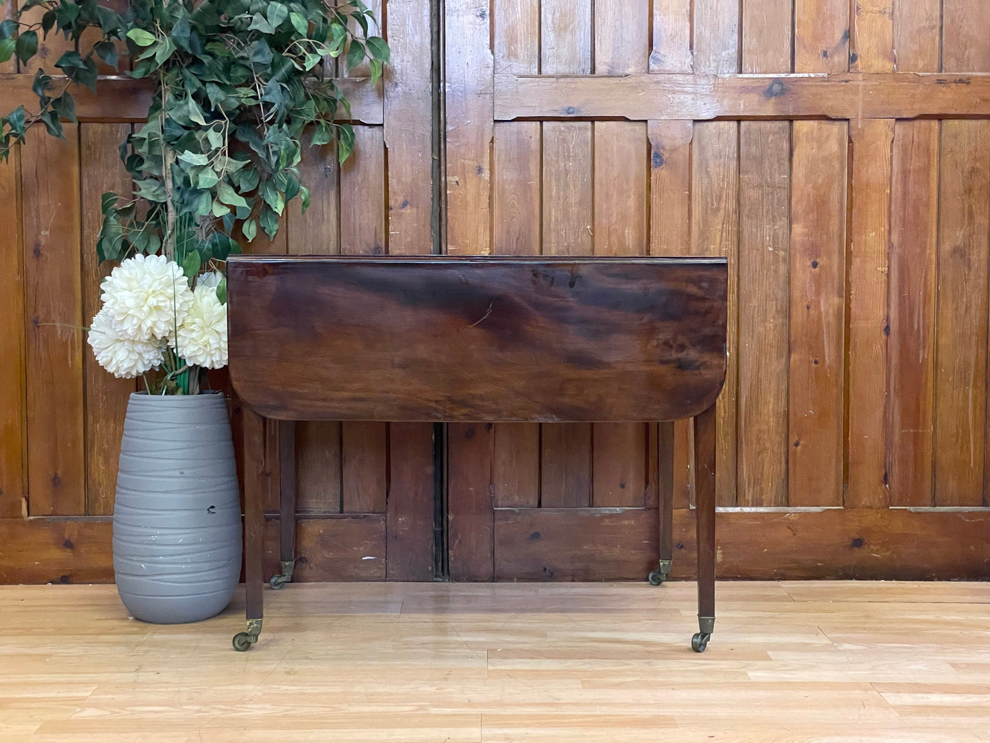 Antique Mahogany Pembroke Table \ Sideboard Tea Table \ Drop Leaf Extending Table \