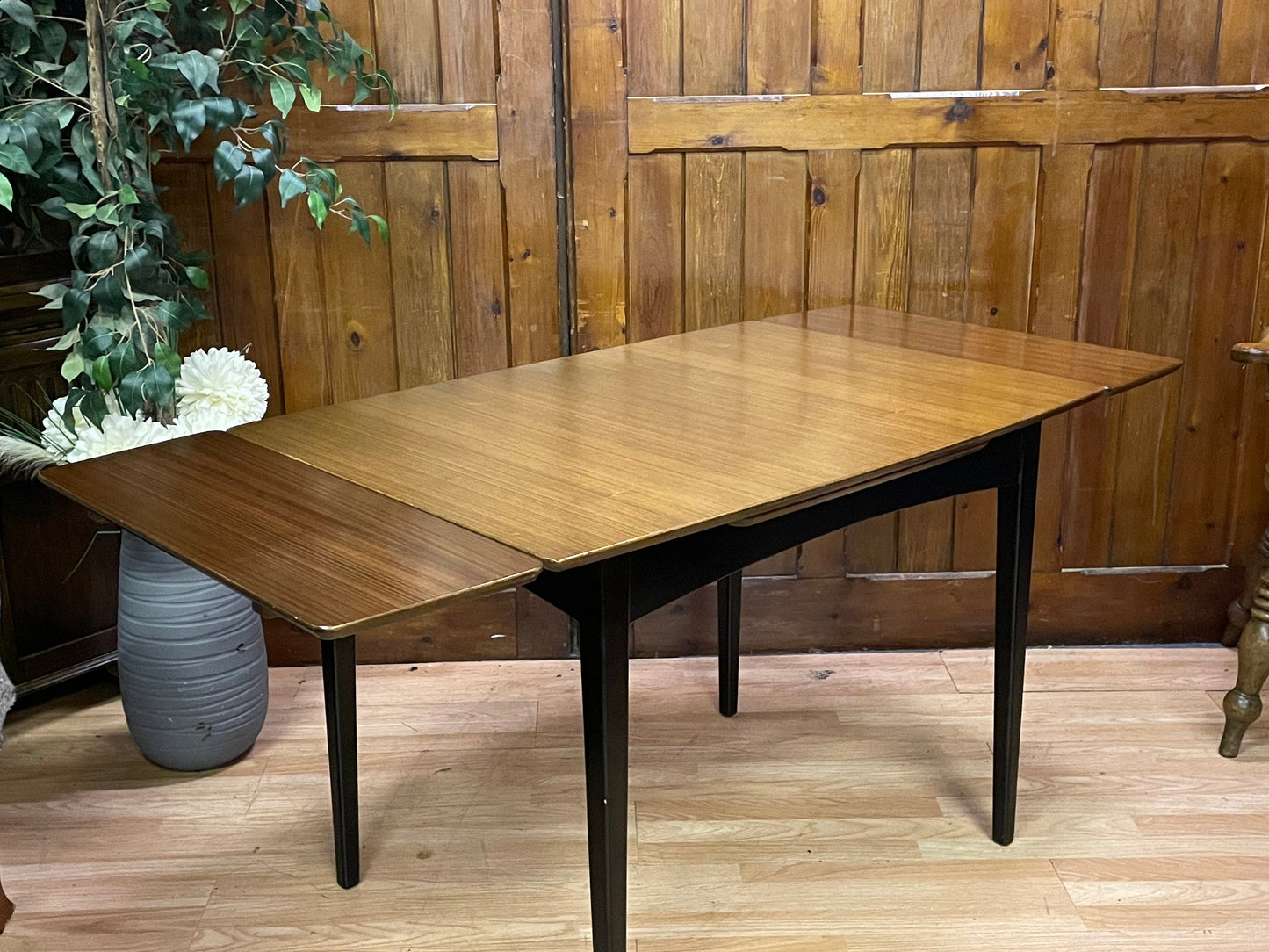 Mid Century Teak Extending Dining Table \ Retro Danish Style Draw Leaf Table