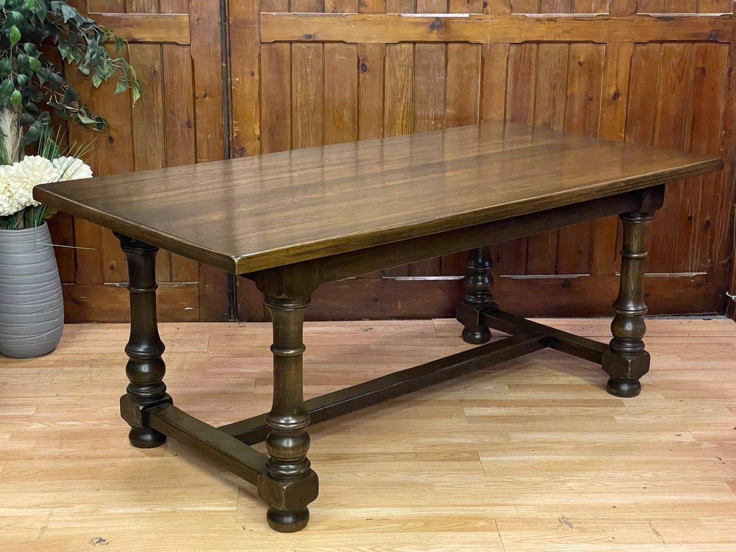 Quality Solid Oak Refectory Table \ Reproduction Farmhouse Kitchen Table