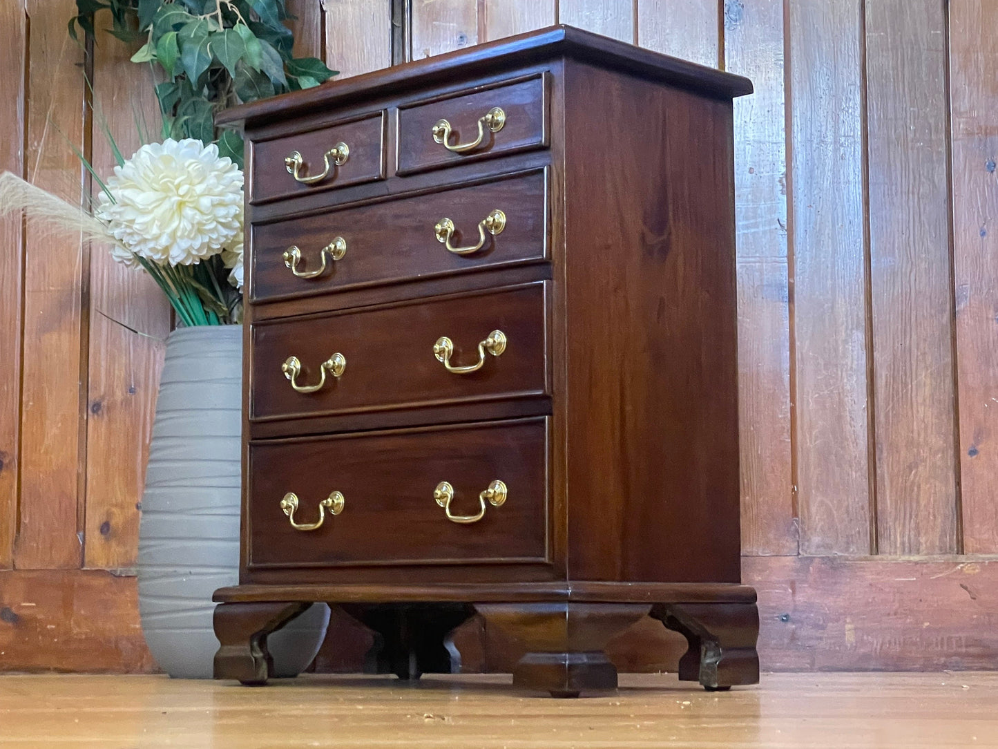 Vintage Mahogany Bedside Cabinet \ Small Lamp Table \ Nightstand Drawers