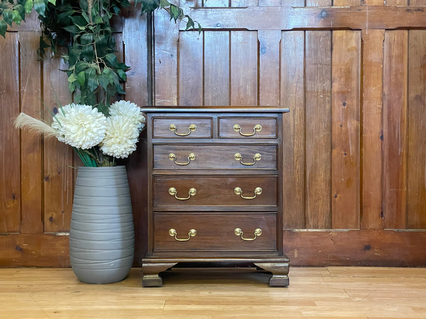 Vintage Mahogany Bedside Cabinet \ Small Lamp Table \ Nightstand Drawers