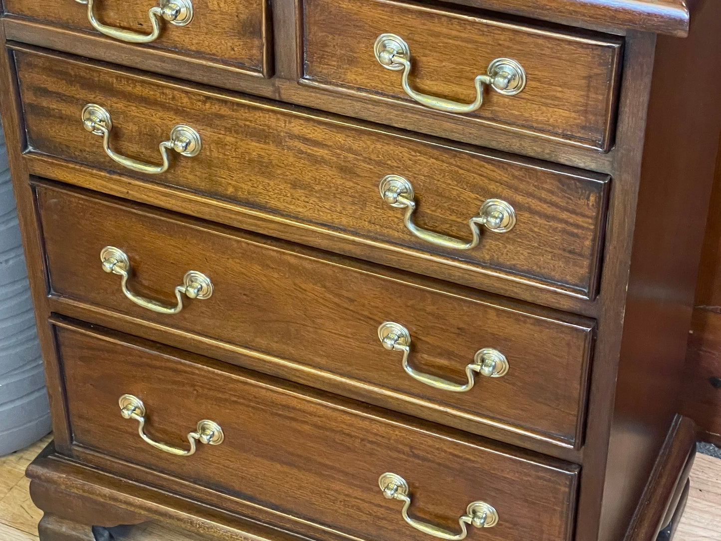 Vintage Mahogany Bedside Cabinet \ Small Lamp Table \ Nightstand Drawers