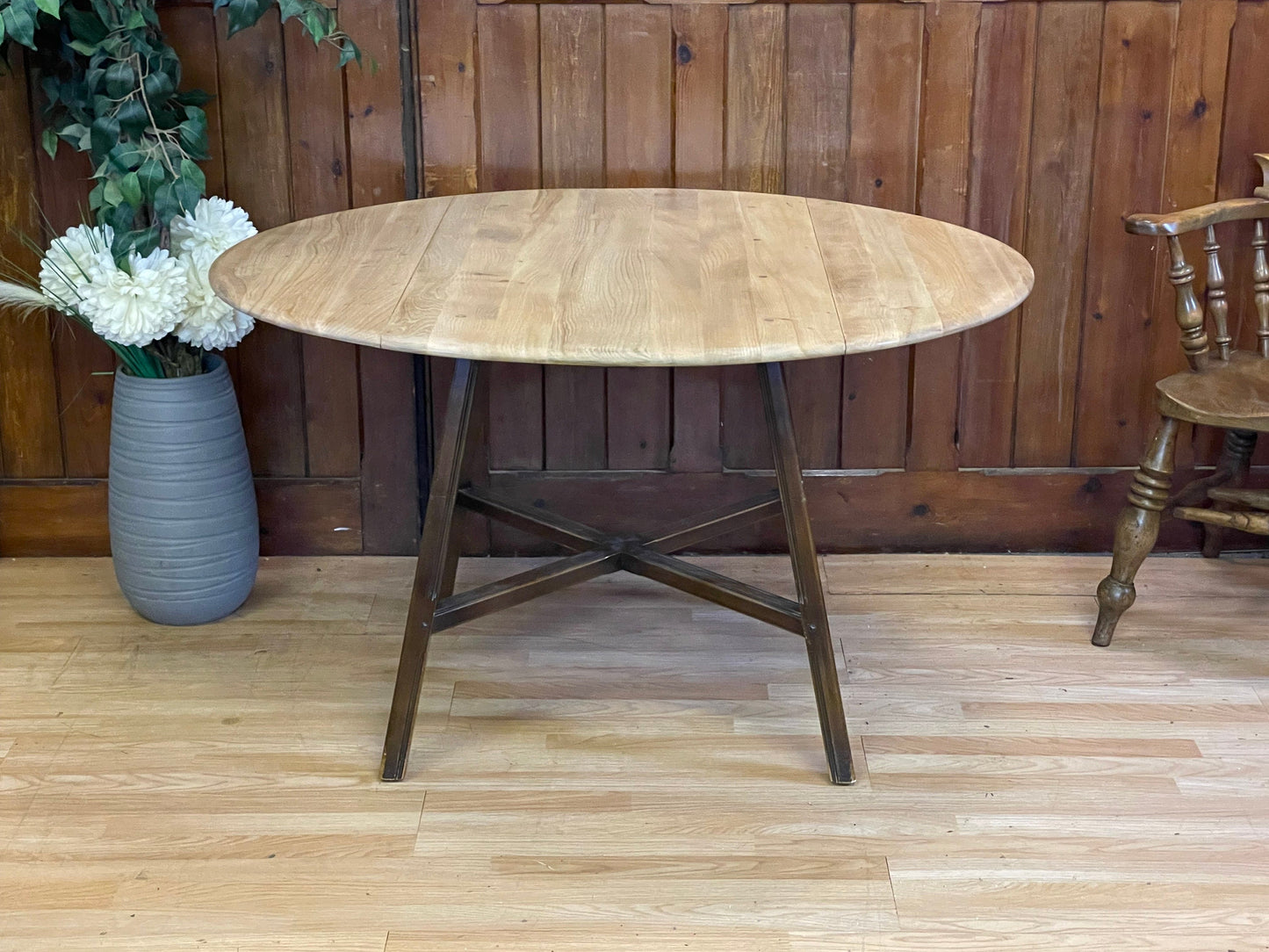 Retro Ercol Round Drop Leaf Table \ Elm Extending Dining Table \ Model 377