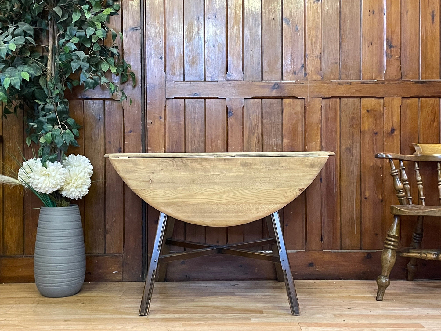 Retro Ercol Round Drop Leaf Table \ Elm Extending Dining Table \ Model 377