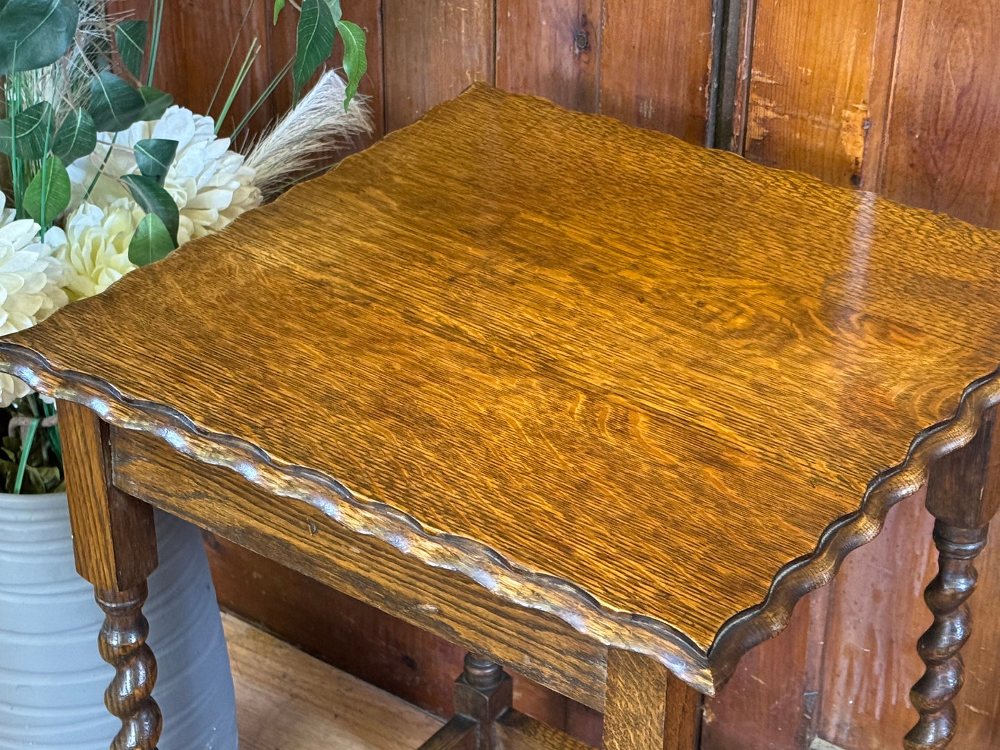 Very Pretty 1920’s Antique Oak Occasional Side Table \ Entry Way Hall Table